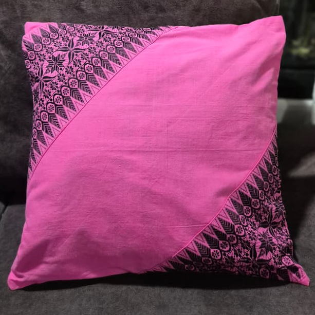 Pink and Black Cushion Set With Runner