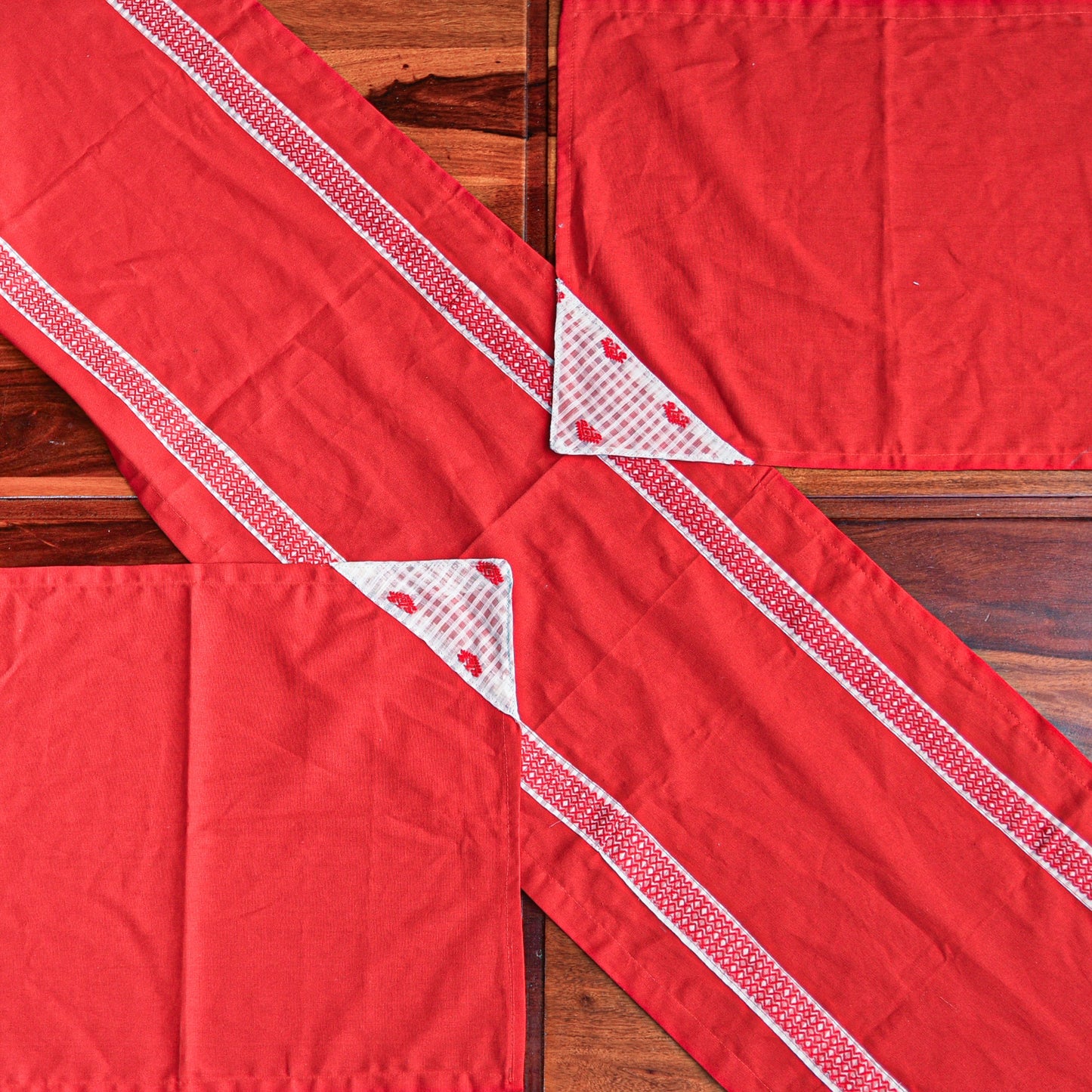 Red Dinning Set